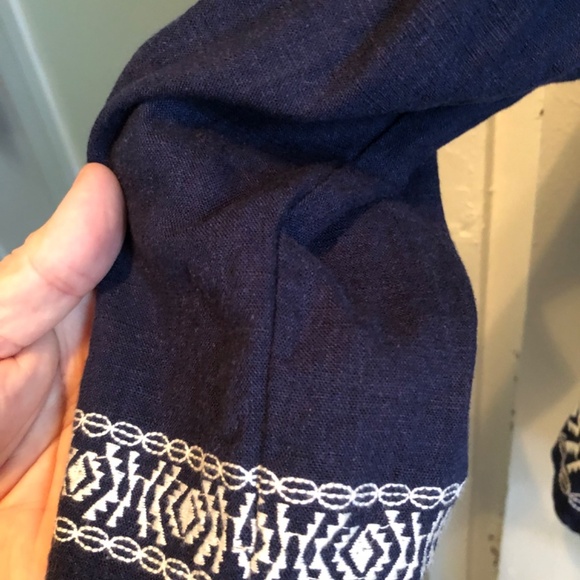 New Justfab size 2x overtop, blue with white embellishments, long sleeves - Picture 3 of 7